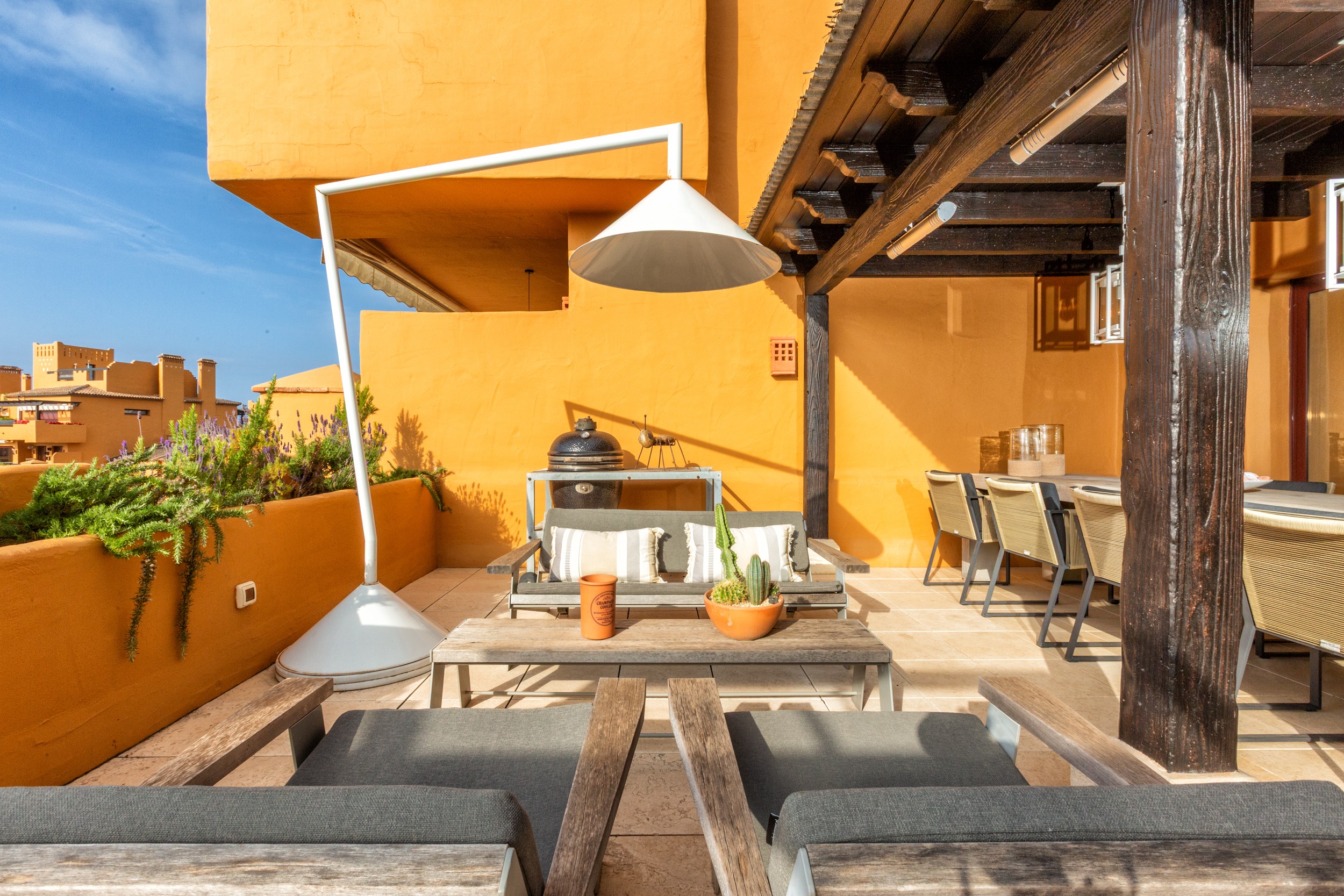 Nueva Milla de Oro, Estepona